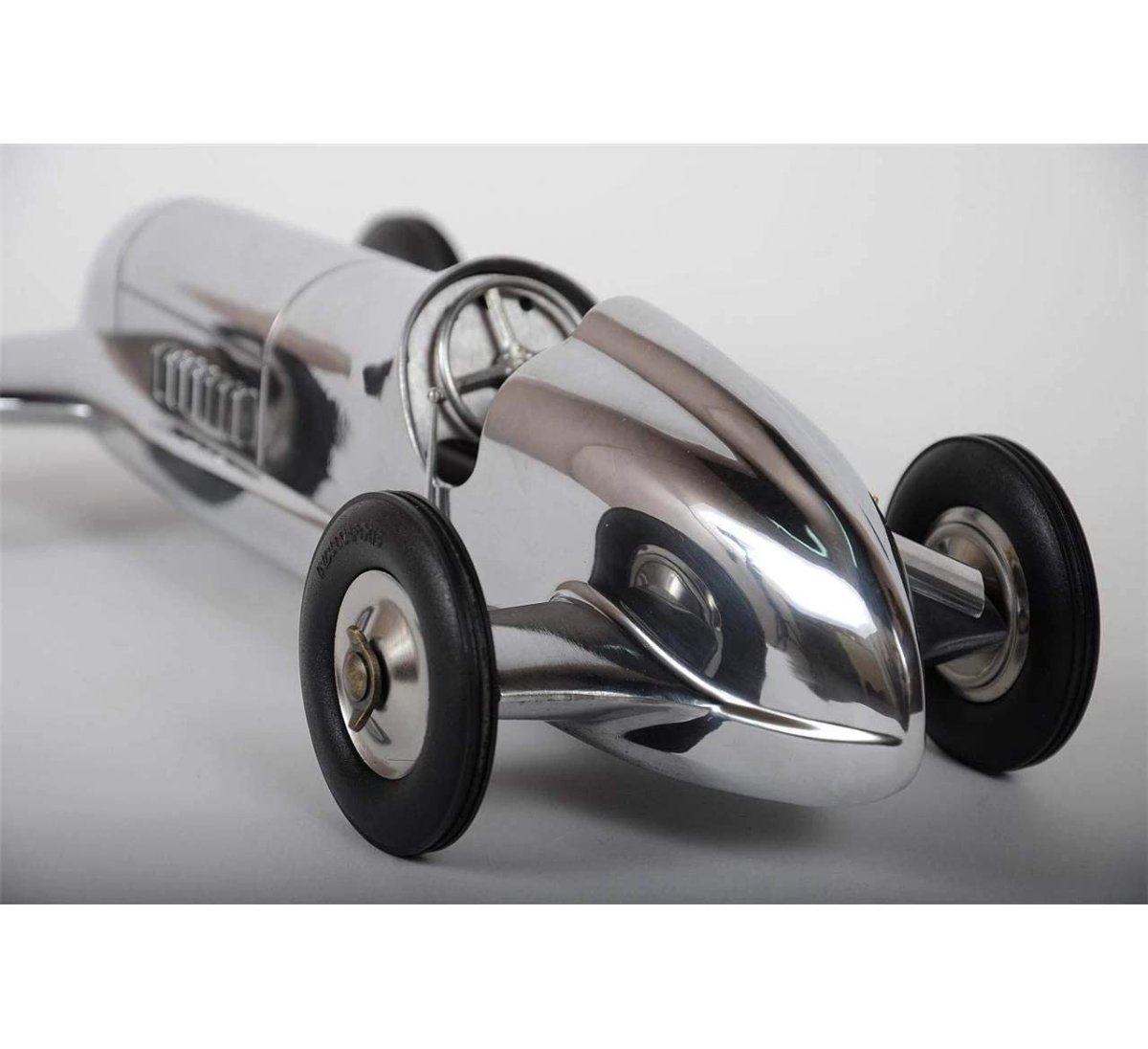 Модель автомобиля INDIANAPOLIS Brown Seat Authentic Models, стоимость 33 000 руб.  Фотография 2